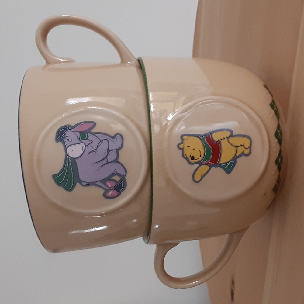 Disney Winnie the Pooh Eeyore Large Cappuccino Latte Soup Chili Mugs 16 oz (2)